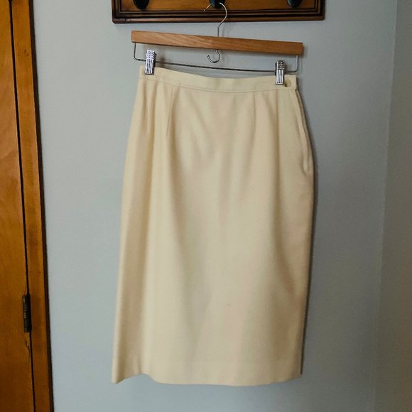 Ivory Pendleton Wool Pencil Skirt, Size 8 - Picture 1 of 4